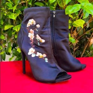 W 9.5 Cherry Blossom Fabric Heels- JustFab